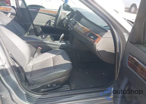 2010 BMW 528I xDrive из США, поврежденный, VIN WBANV1C53AC445530